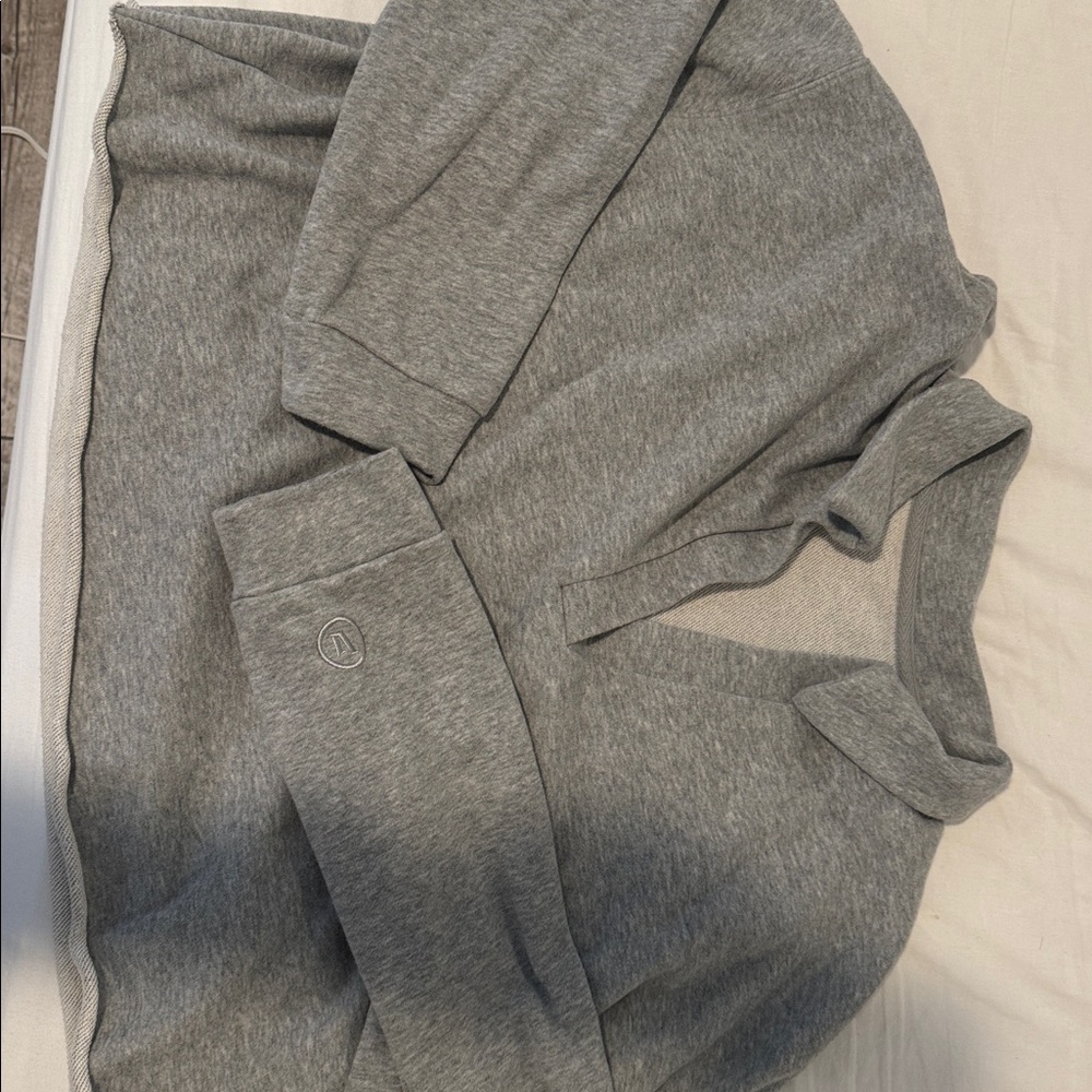 Vuori Tan cropped Women's Sweater